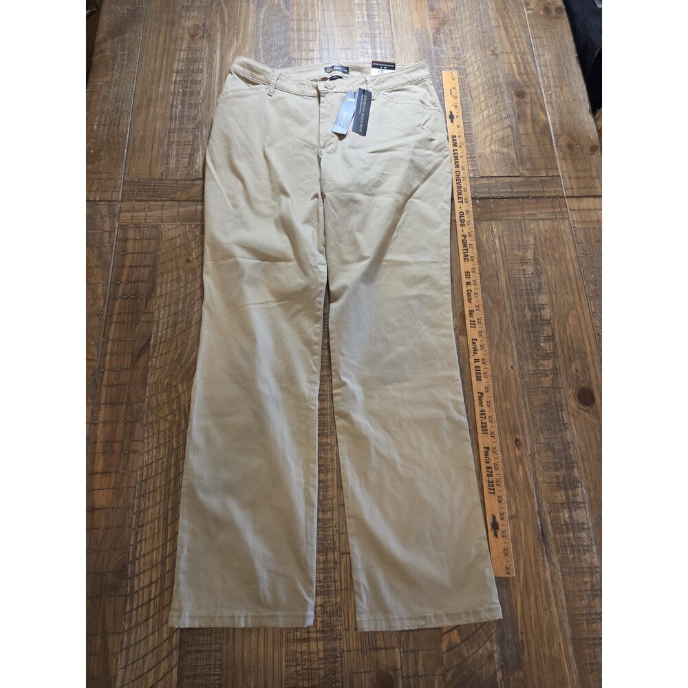 Women’s Lee Relaxed Fit Straight Leg Mid Rise Khaki Pants Wash & Wear 12